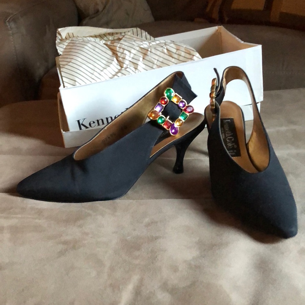 Vintage Kenneth Cole! Black w/ Gold and Jeweled Accents. Size 6.5. Made in Spain